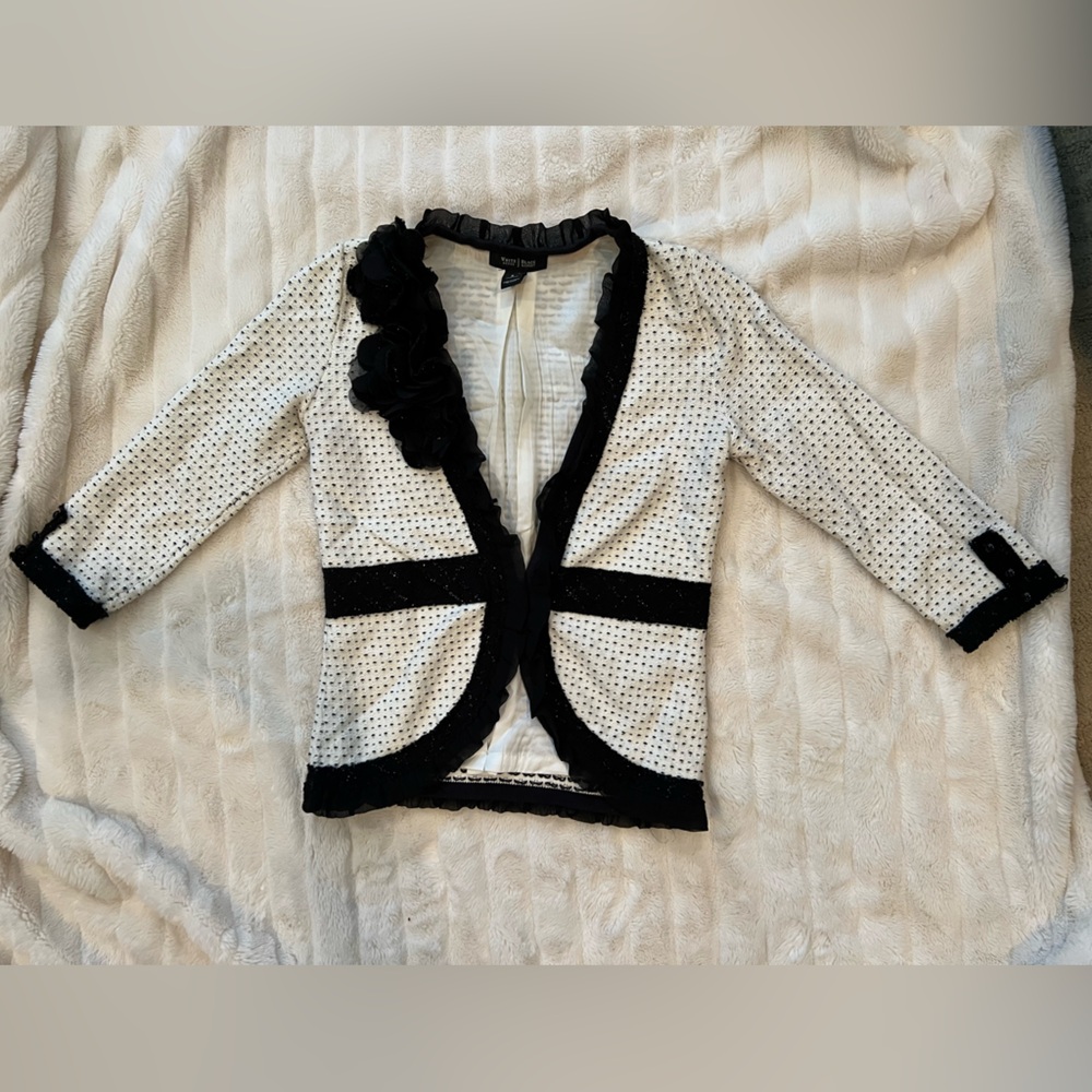 Short ruffle detail jacket with flowers